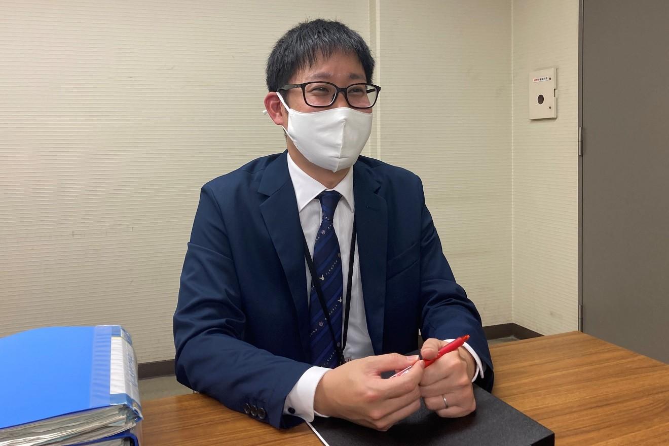 採点支援システムの説明をする大阪市の担当者