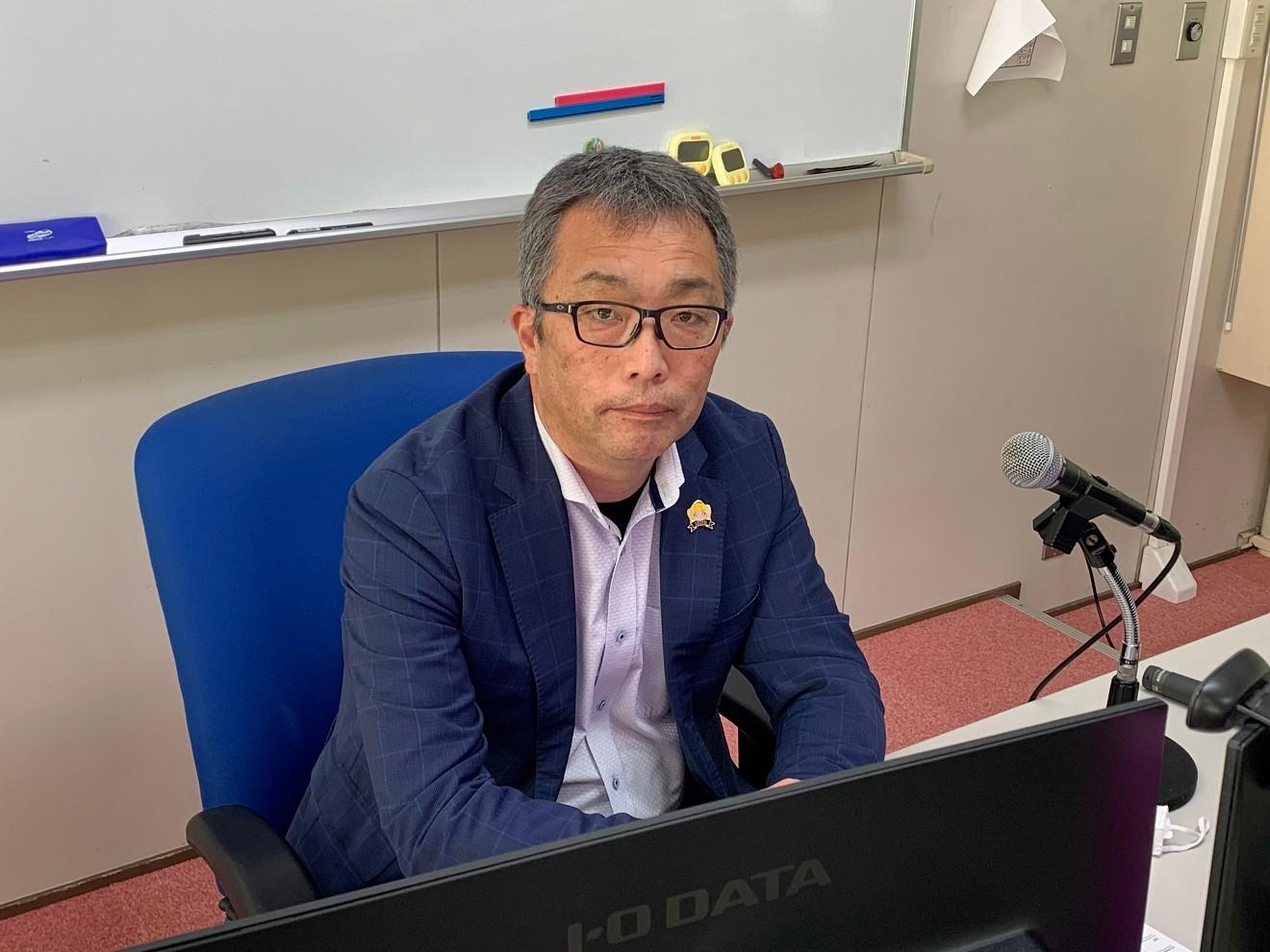 成冨雅人先生