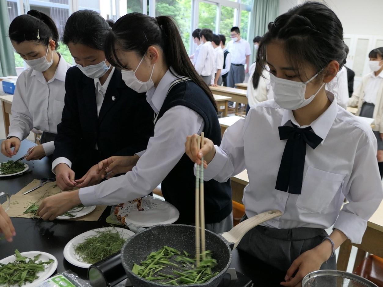 日比谷高校雑草研究部　摘んで食べて調べて発見　#We are 個性派部活！