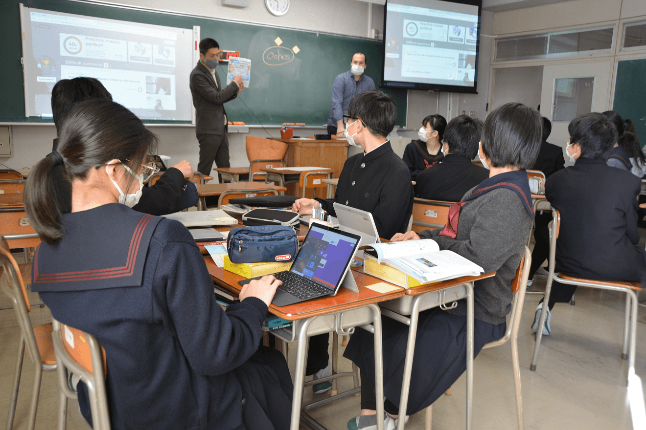 富士高校・付属中学校の授業の様子